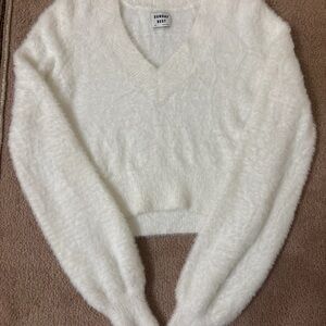 Aritzia Sunday Best Women's White Fuzzy Sweater